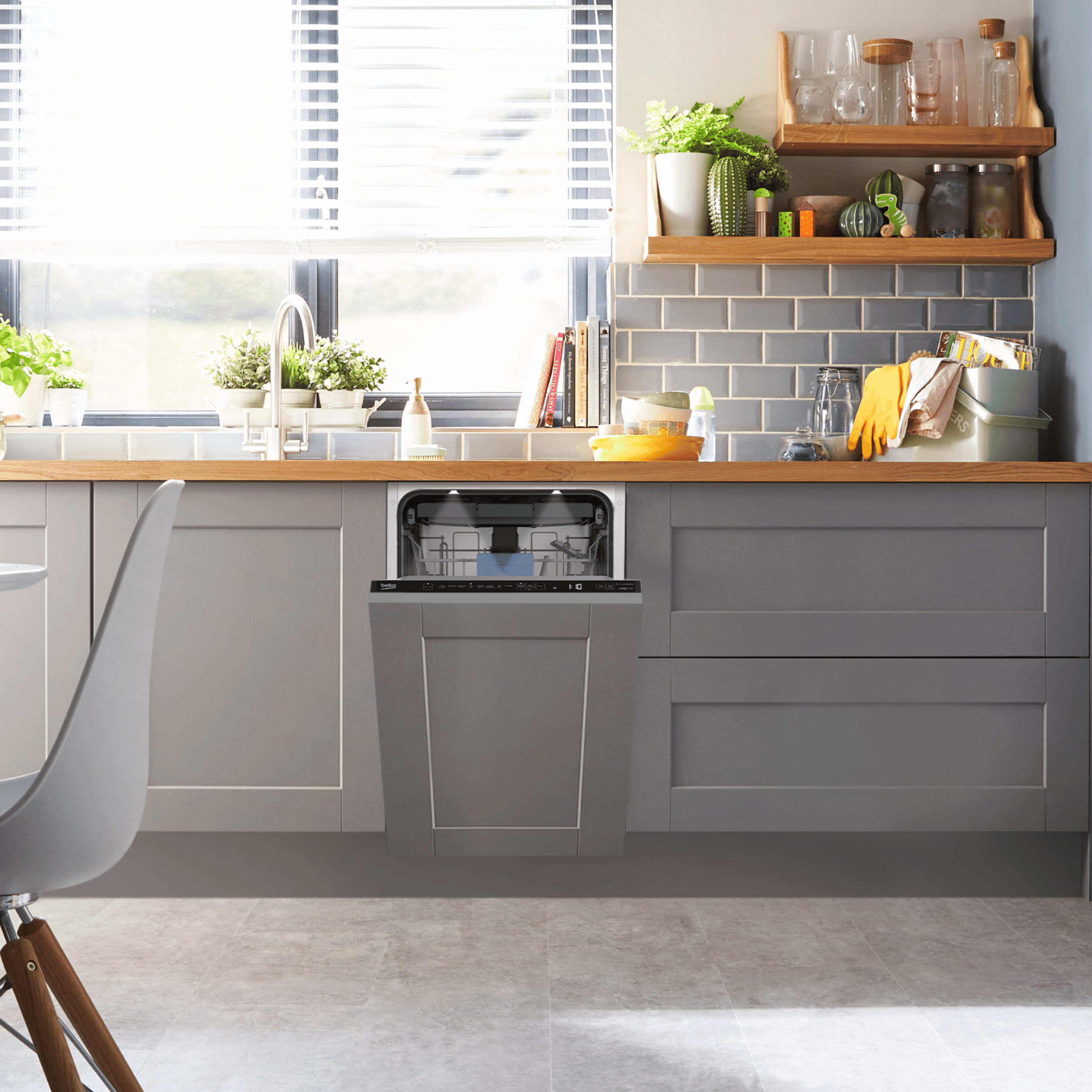 Integrated Slimline Dishwasher with AquaIntense® BDIS38040Q | Beko UK