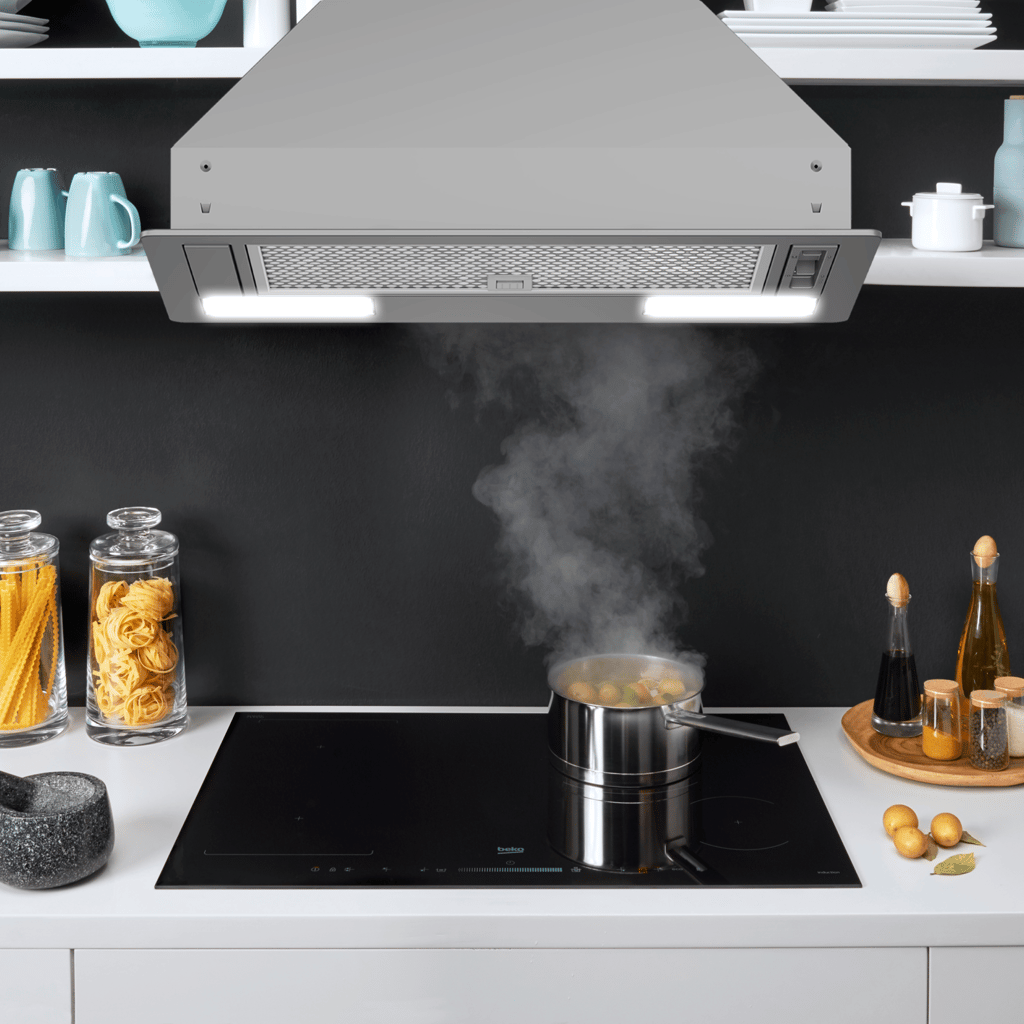 HNU51310SD Combining style with practicality, this 52cm canopy hood helps you to effortlessly maintain a clean and hygienic kitchen. Equipped with carbon filters, this handy appliance efficiently eliminates grease and cooking odours, ensuring the recycled air in your kitchen remains fresh and clean. Cleanings a breeze too thanks to dishwasher safe cassette filters.