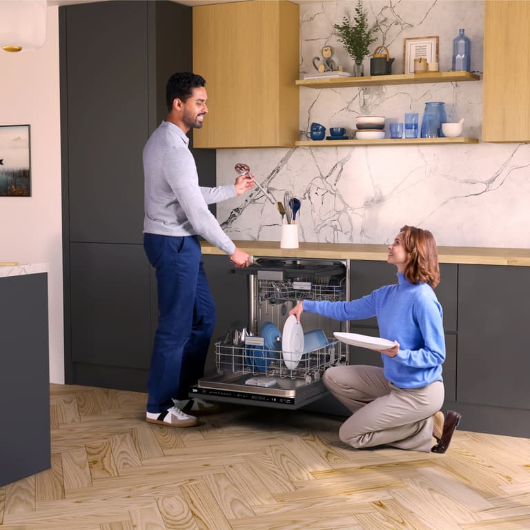 BDIN38560CF Tailored for your convenience, this Integrated Full Size Dishwasher features Beko’s Fast45 programme, efficiently handling a full load of dishes in just 45 minutes, perfect for those hectic moments. For an extra layer of cleanliness assurance, the HygieneIntense programme effectively eliminates 99.9% of bacteria and viruses*. Plus, as a testament to our confidence in durability and quality, this model is backed by our 10-Year Beko Parts Guarantee.