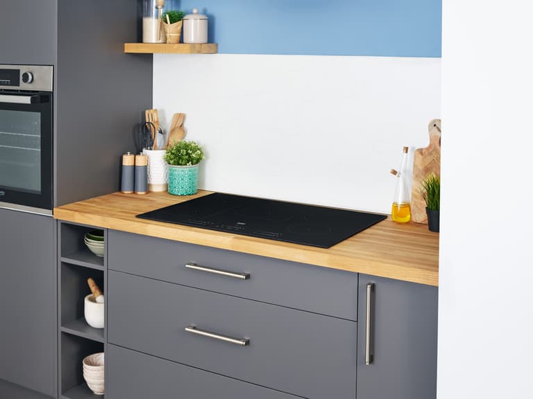 HII85700UFT Perfect for modern kitchens, this 80cm Induction Hob with IndyFlex combines sleek design with advanced functionality. While the touch control display and nine adjustable power levels provide precise control over your cooking, the induction hob technology heats the pan directly, ensuring rapid and energy-efficient cooking. You'll also benefit from the addition of a child safety lock that prevents unintended adjustments to the settings.