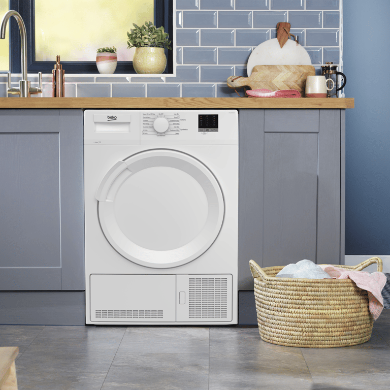 DTLCE80051W This 8kg Condenser Tumble Dryer boasts a spacious 32cm porthole, ideal for accommodating large loads, duvets, and bed linen. The Sensor Drying Programme ensures optimal dryness by automatically stopping the cycle when necessary, providing perfect protection for your laundry. The appliance offers even more convenience with a selection of timed programmes, allowing you to easily choose your preferred settings.